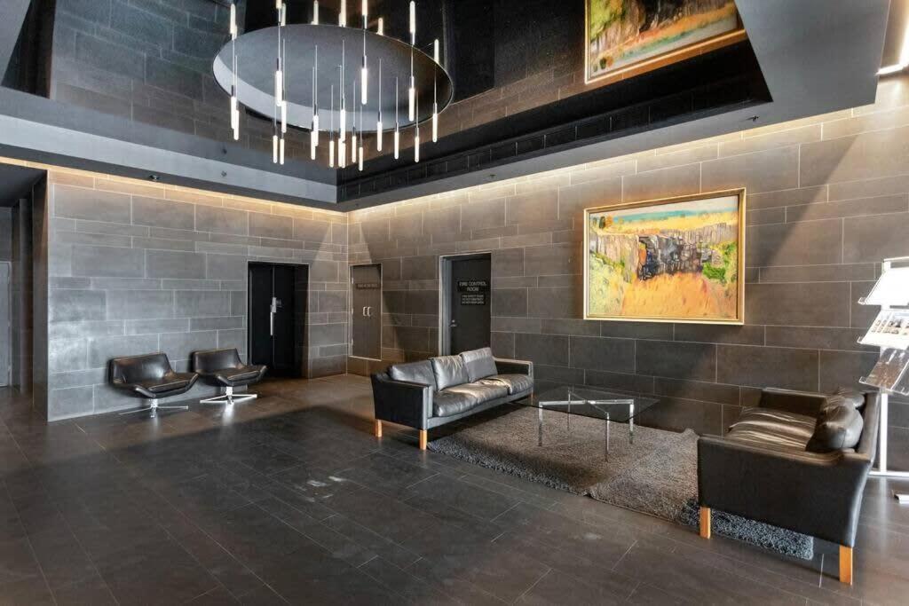 A Stylish & Comfy 2br Views In Southbank Apartment Melbourne