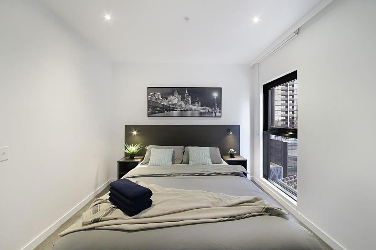 A Stylish & Comfy 2br Views In Southbank Apartment *
