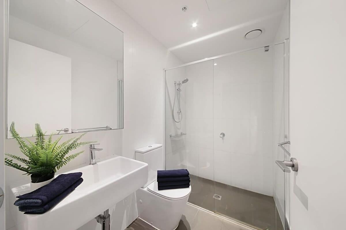 A Stylish & Comfy 2br Views In Southbank Melbourne